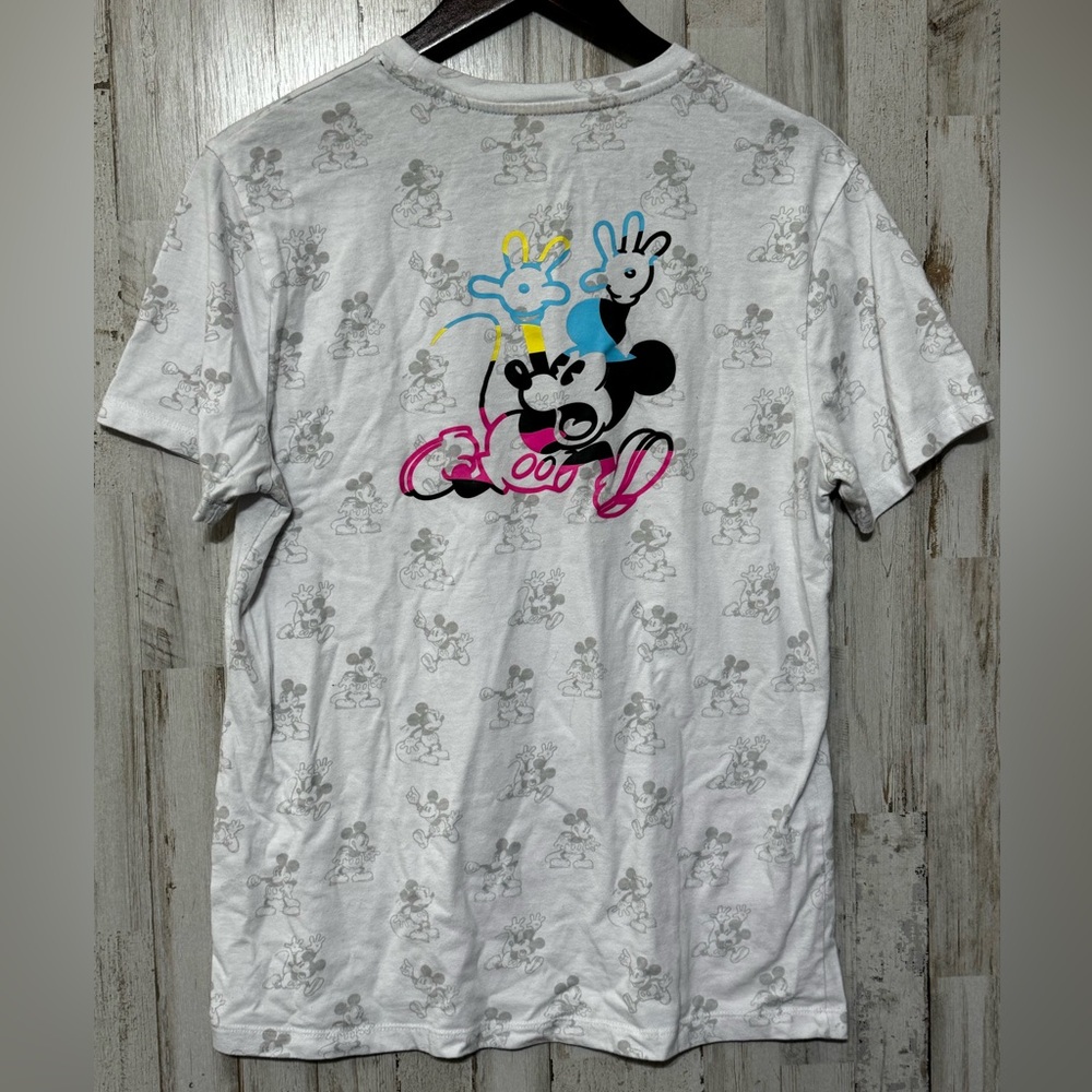 Disney Mickey Mouse Tee Shirt Medium‎